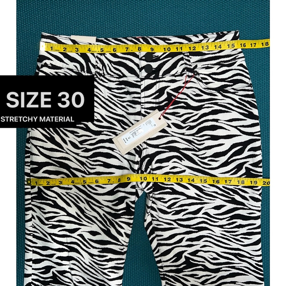 Alice + Olivia Stacey Zebra Striped Low Rise Bell Bottom Jean - Picture 13 of 17
